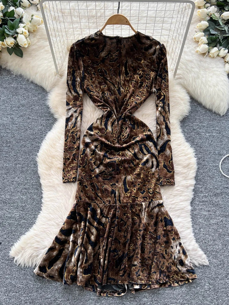 Brown Velvet Long Sleeve Ruched Midi Dress